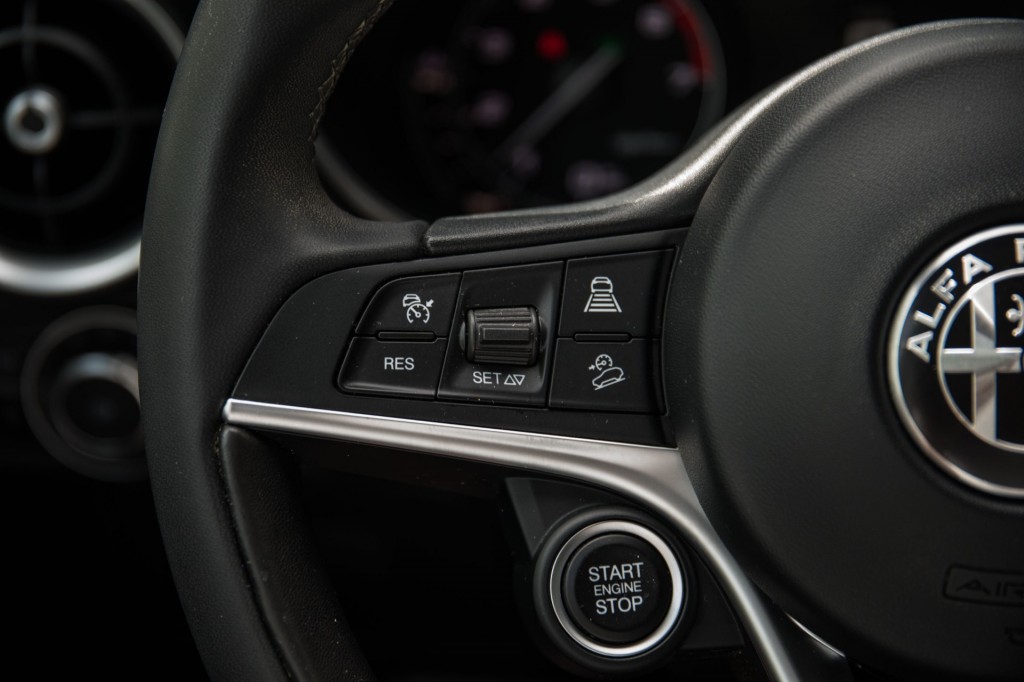 ALFA ROMEO-STELVIO-2.0 Turbo Super Q4 4 nieuwe banden