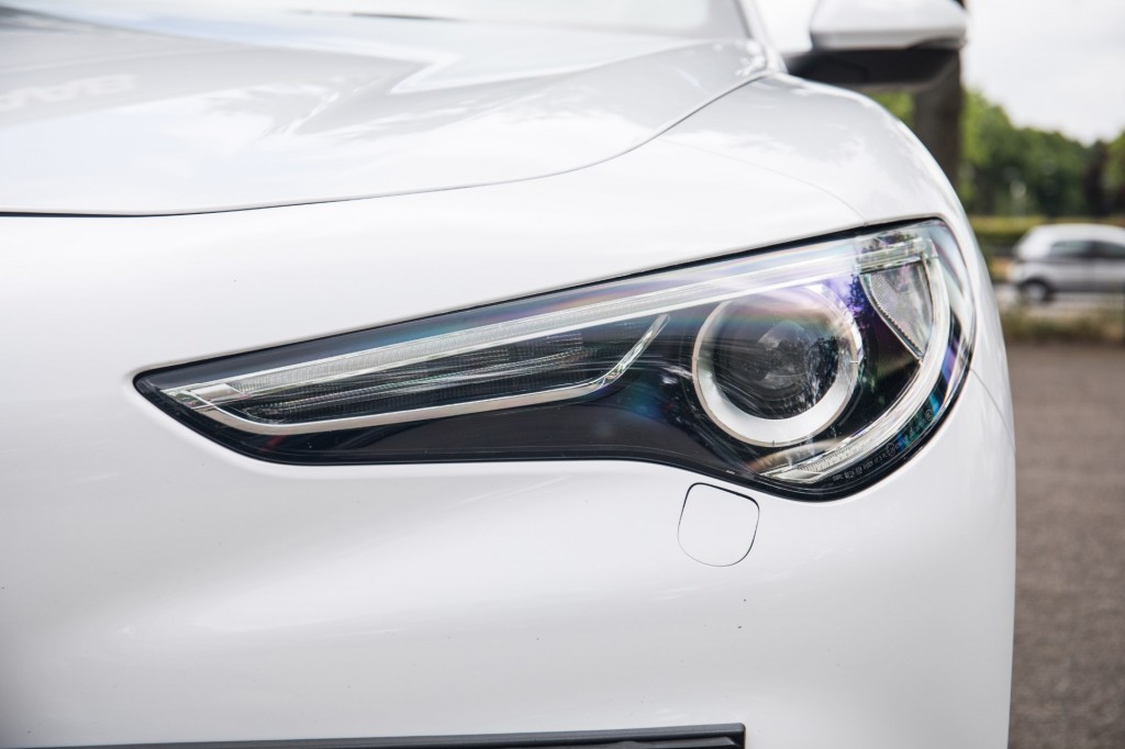 ALFA ROMEO-STELVIO-2.0 Turbo Super Q4 4 nieuwe banden