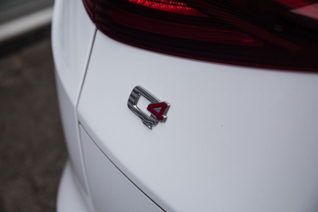 ALFA ROMEO-STELVIO-2.0 Turbo Super Q4 4 nieuwe banden
