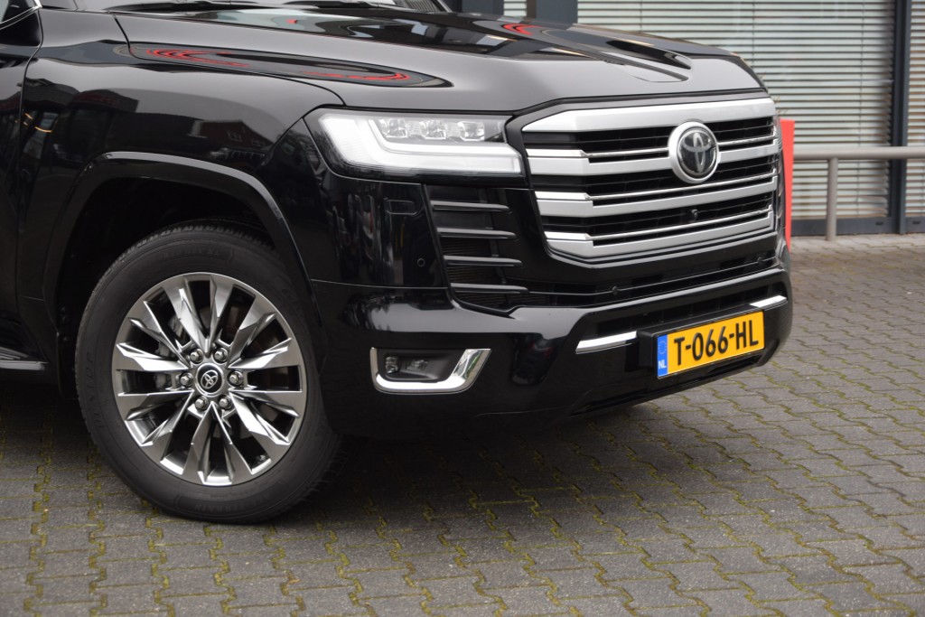 TOYOTA-LANDCRUISER 300-3.3 D 5DRS 70TH ANNIVERSARY A/T 5 SITZ