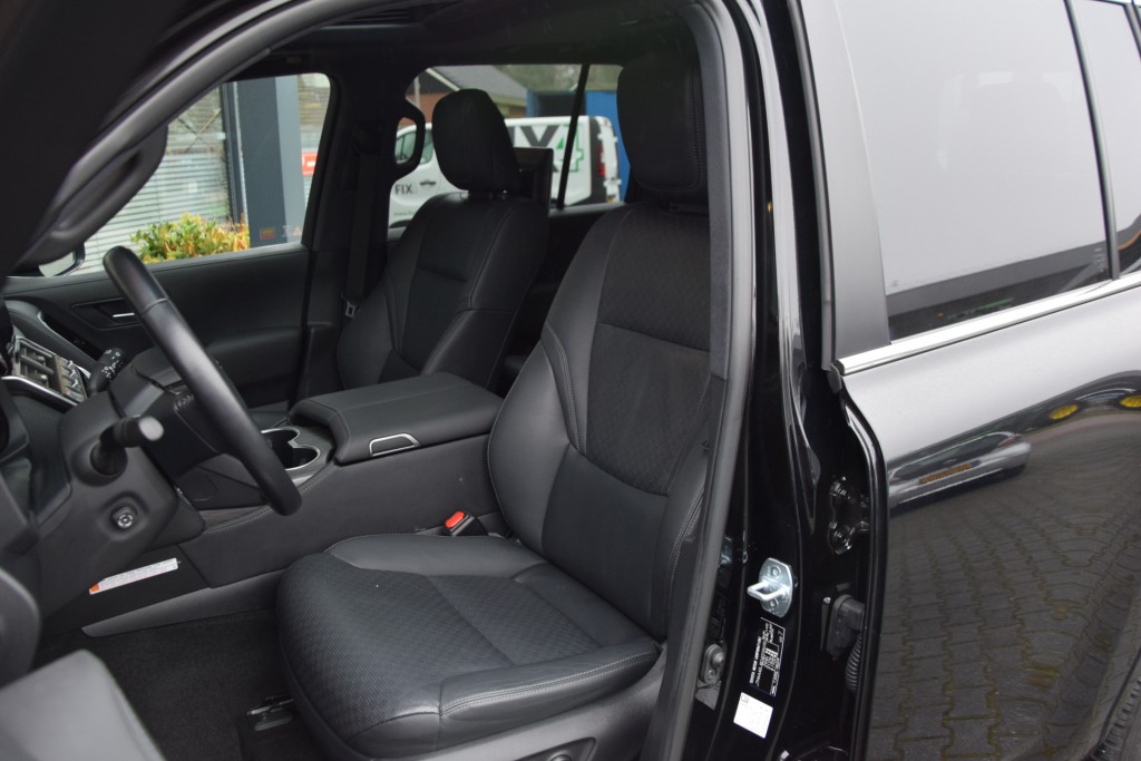 TOYOTA-LANDCRUISER 300-3.3 D 5DRS 70TH ANNIVERSARY A/T 5 SITZ