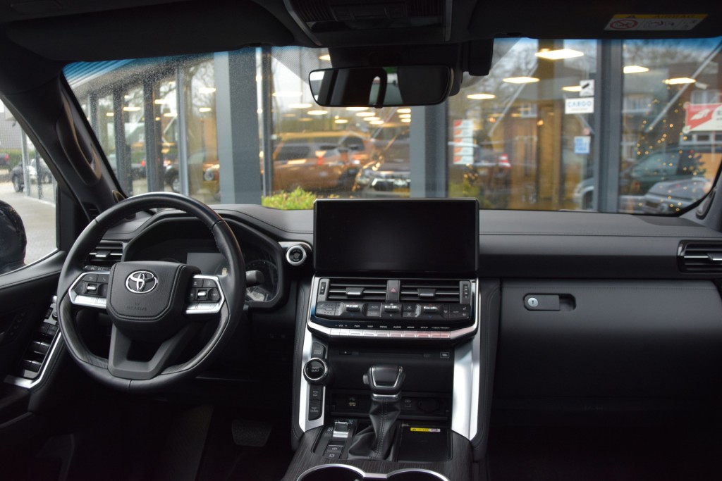 TOYOTA-LANDCRUISER 300-3.3 D 5DRS 70TH ANNIVERSARY A/T 5 SITZ