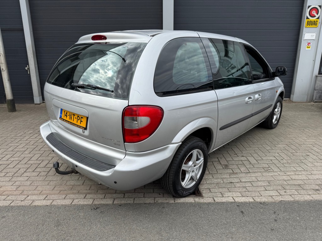 CHRYSLER-VOYAGER-3.3i V6 SE Luxe
