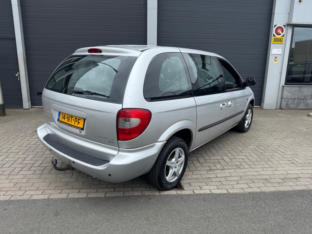 CHRYSLER-VOYAGER-3.3i V6 SE Luxe