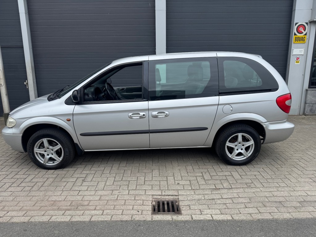CHRYSLER-VOYAGER-3.3i V6 SE Luxe