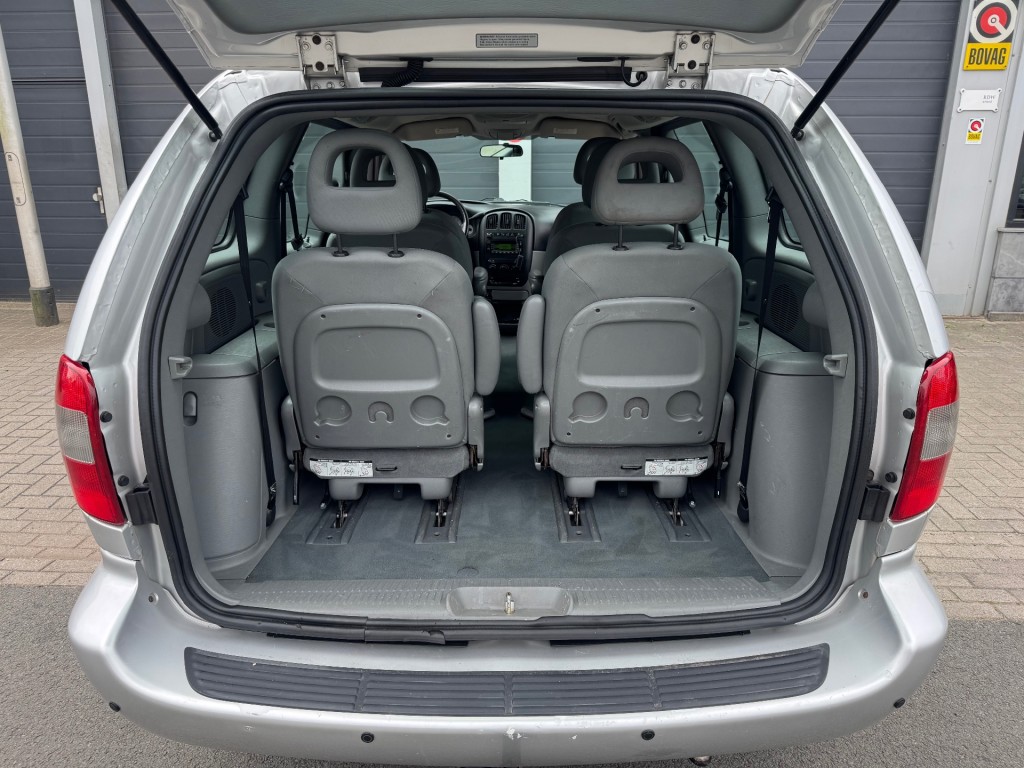 CHRYSLER-VOYAGER-3.3i V6 SE Luxe