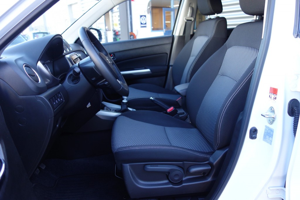 SUZUKI-VITARA-1.4 BoosterJet SEL, Stoelverw, Multimedia, Camera, Fabrieksgarantie 2029