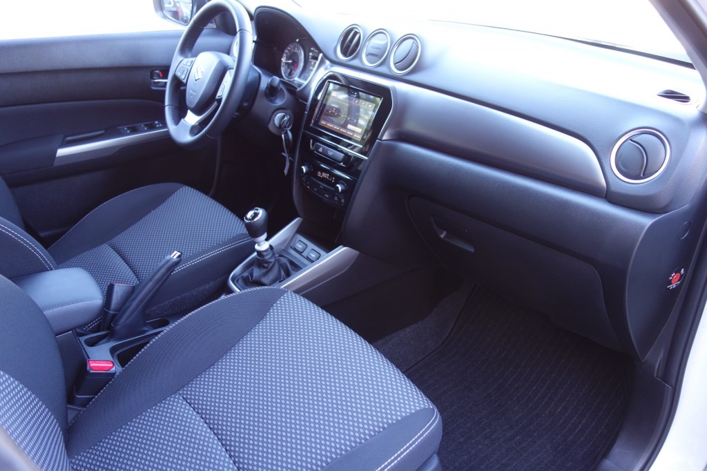 SUZUKI-VITARA-1.4 BoosterJet SEL, Stoelverw, Multimedia, Camera, Fabrieksgarantie 2029