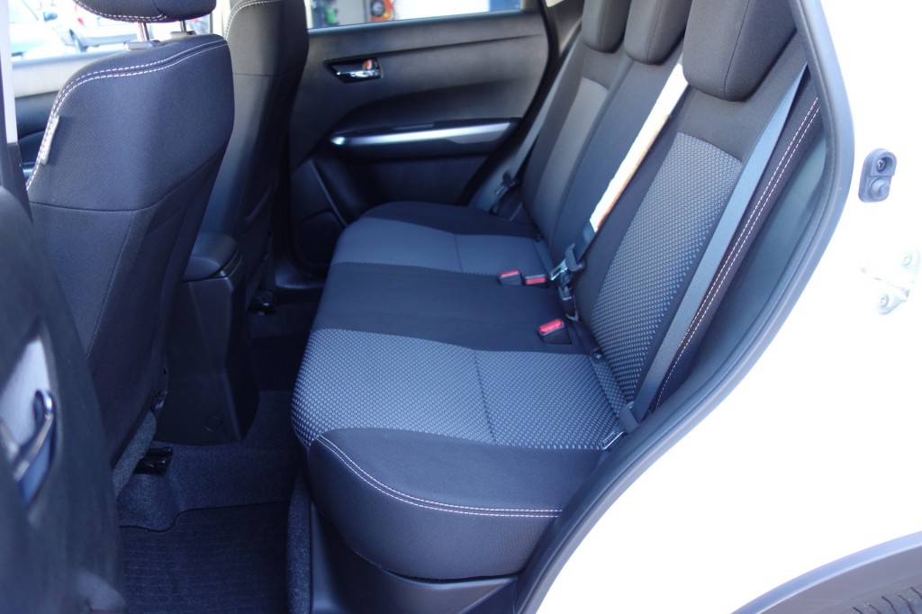 SUZUKI-VITARA-1.4 BoosterJet SEL, Stoelverw, Multimedia, Camera, Fabrieksgarantie 2029