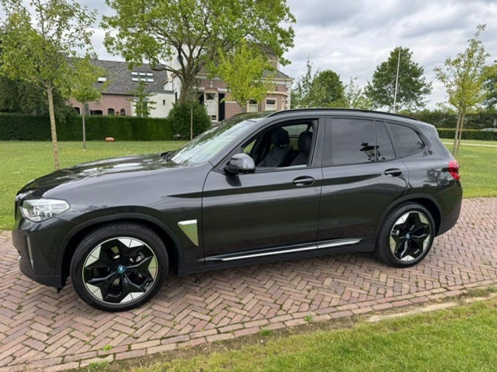 BMW-IX3-High Executive Full Options Automaat