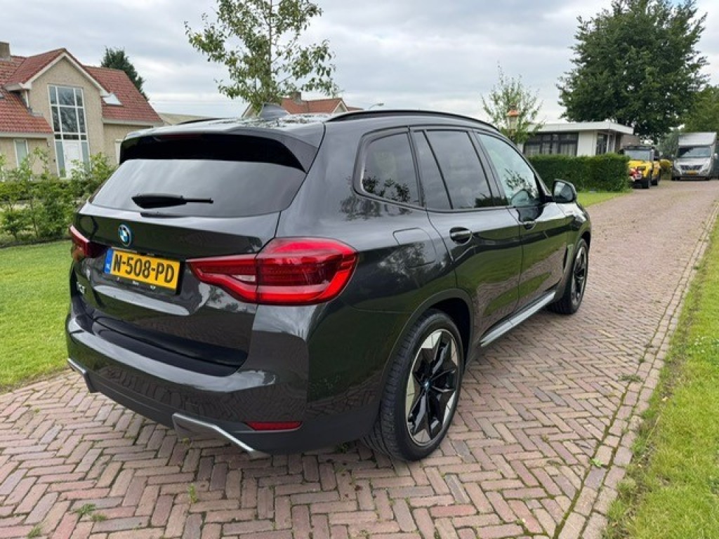 BMW-IX3-High Executive Full Options Automaat