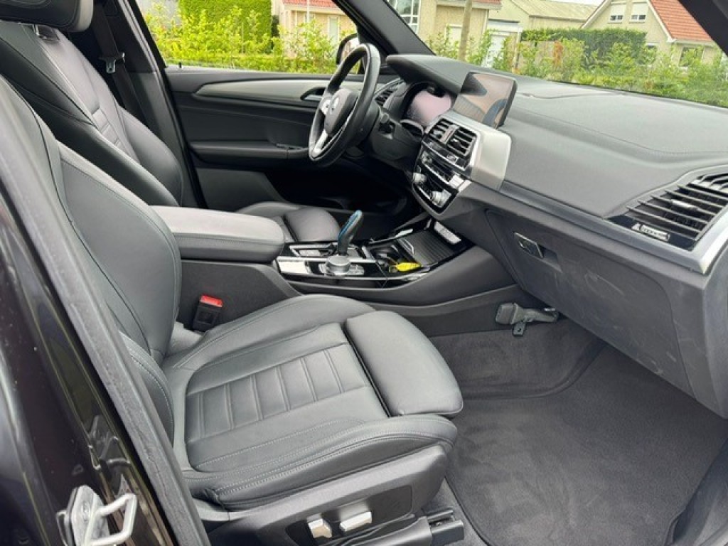 BMW-IX3-High Executive Full Options Automaat