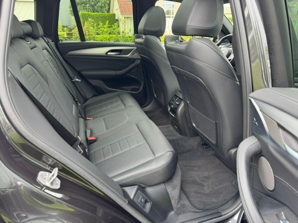 BMW-IX3-High Executive Full Options Automaat