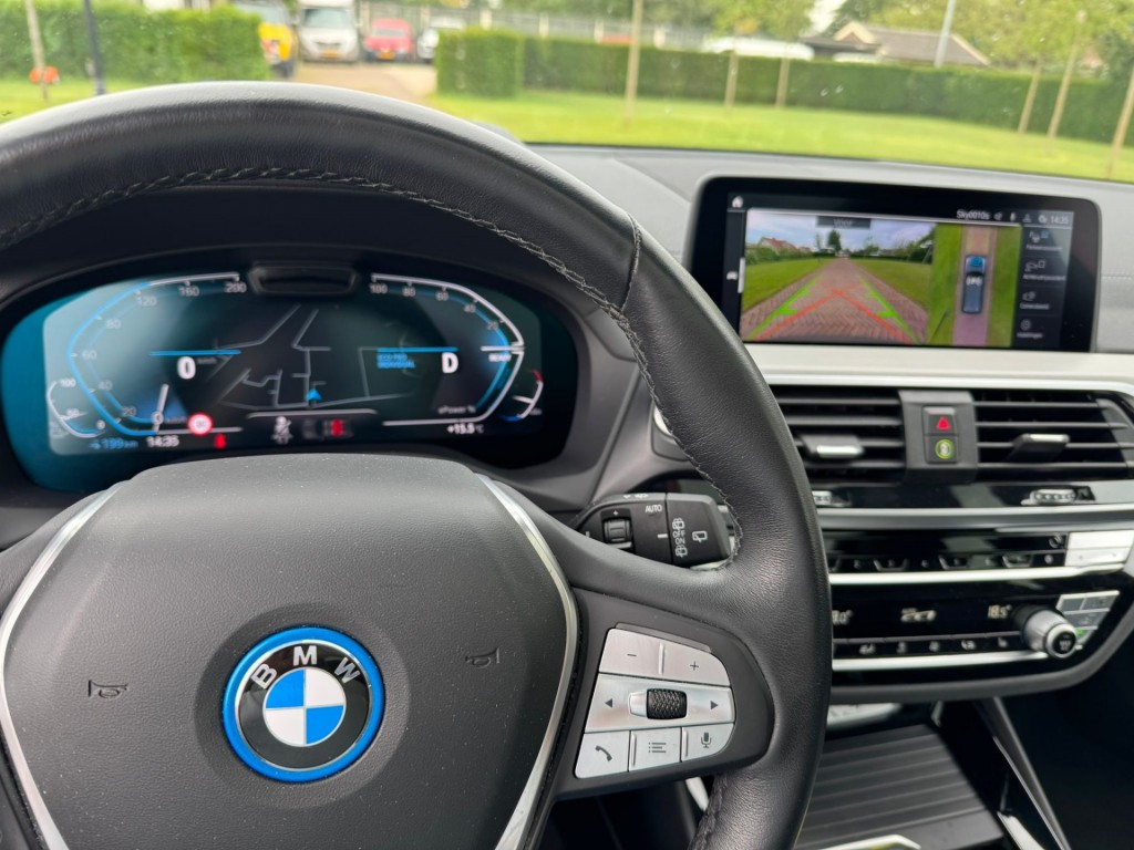 BMW-IX3-High Executive Full Options Automaat
